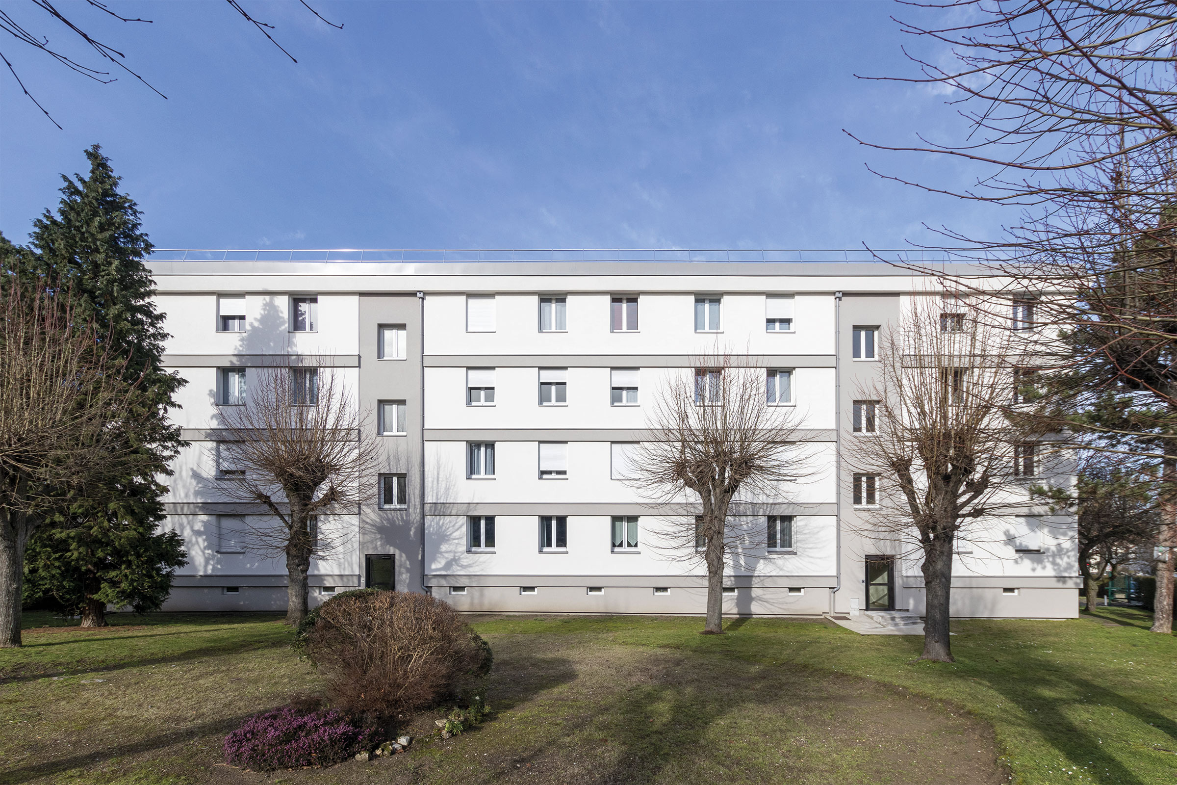 Rénovation Sto : Copropriété de la rue de Saint-Cloud, Nanterre (92). Photo : © Manuel Panaget
