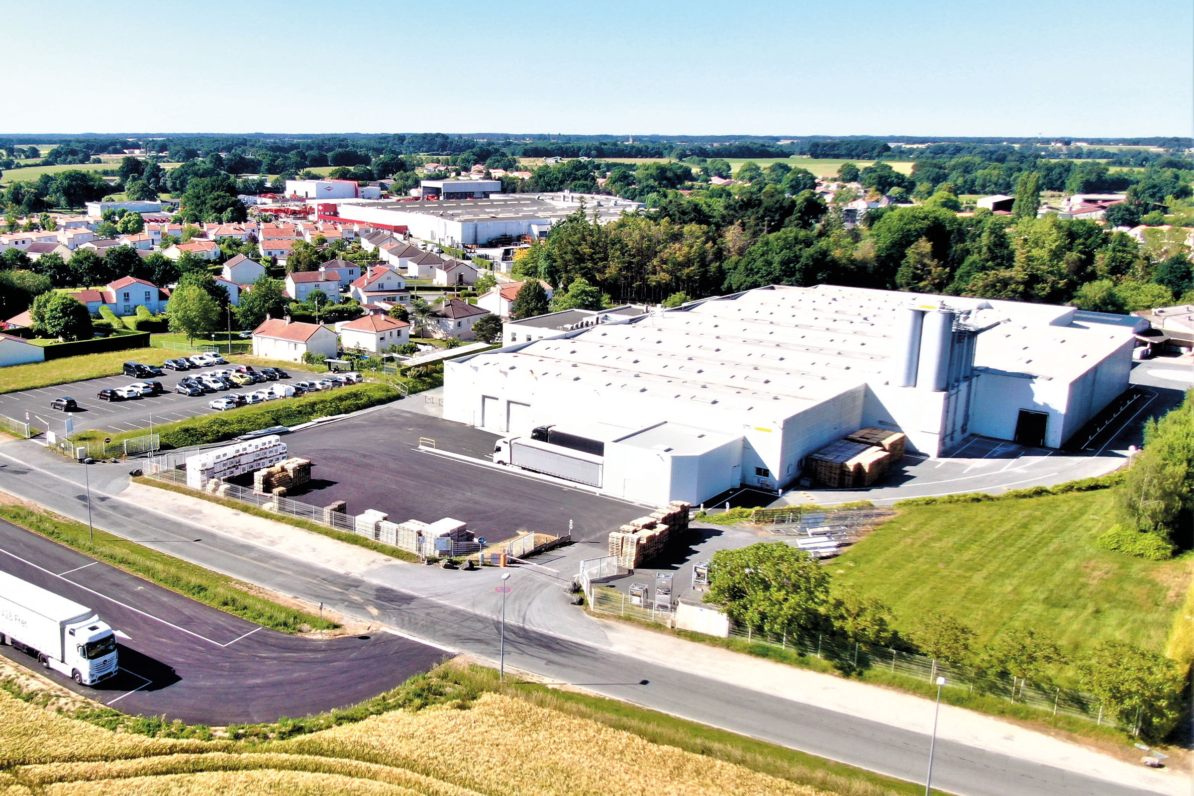 Les gammes Irtop PluS sont fabriquées dans l’usine vendéenne Sto de La Copechagnière. 