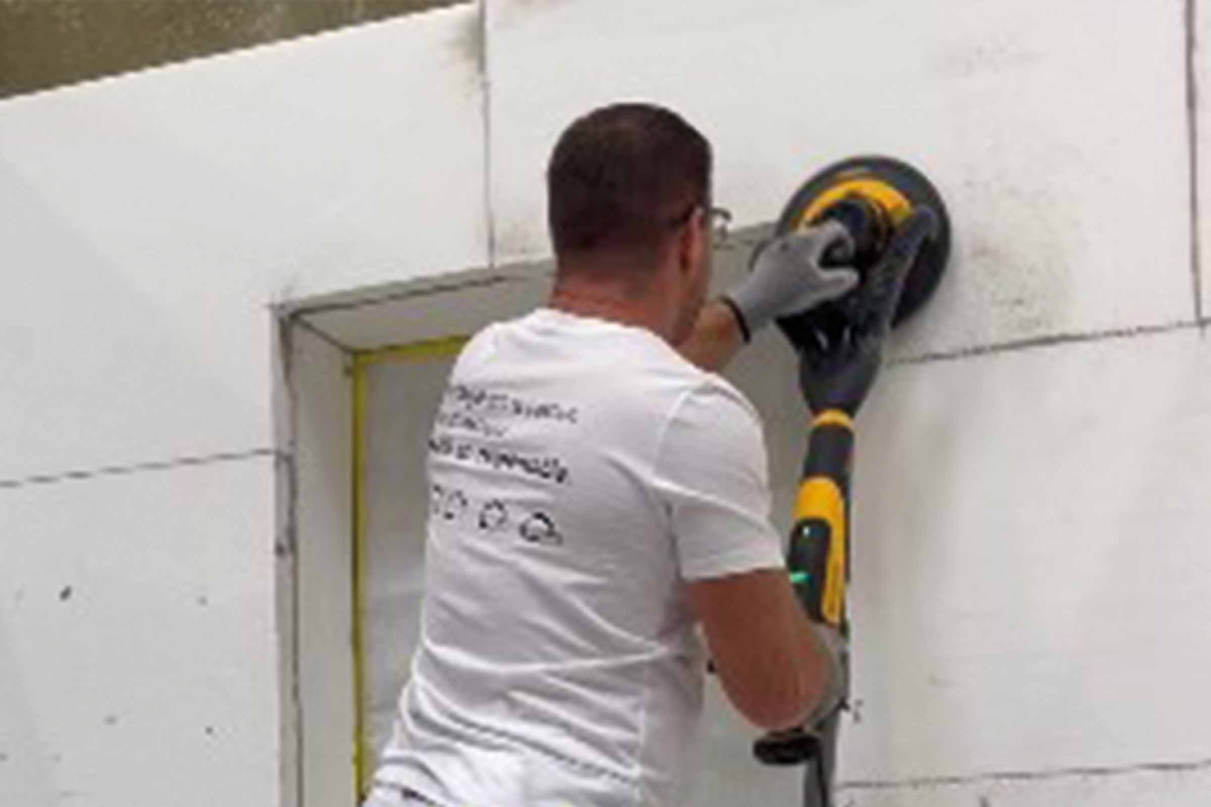 Ponçage facilité avec Mirka Styro Concept®