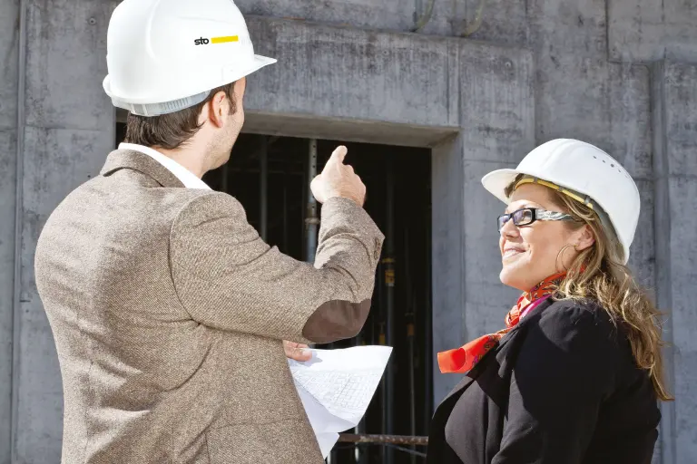 photo accompagment technique devant un chantier