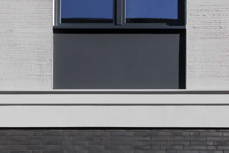 Façade avec enduit, Peinture de façade, parements sur système d'ETICS 