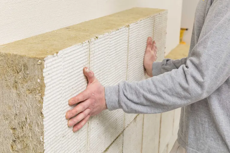 Isolation par l’extérieur (ITE) des façades en laine de roche