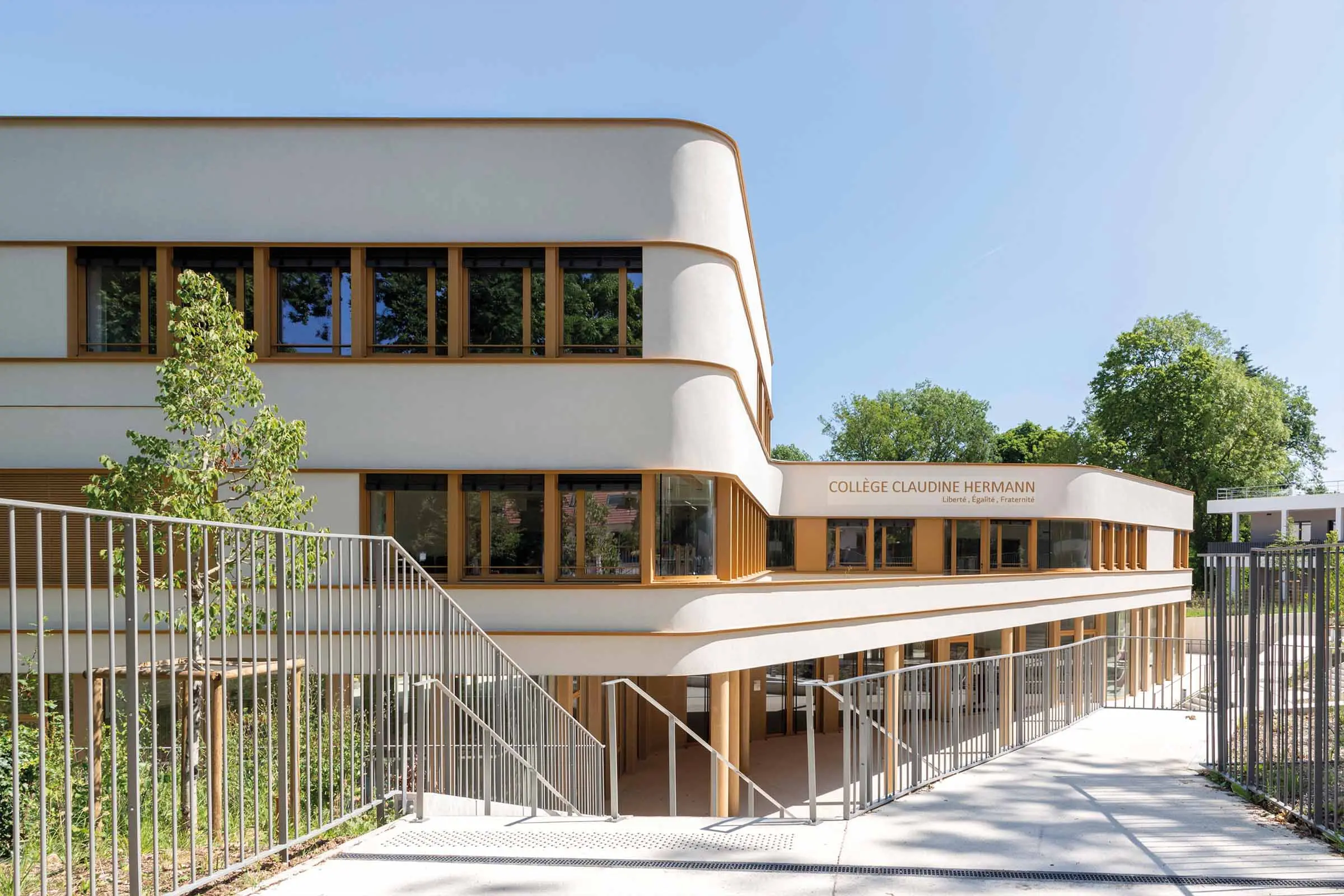 ITE Stotherm Mineral sur COB _ Collège Claudine Hermann, Massy (91)
